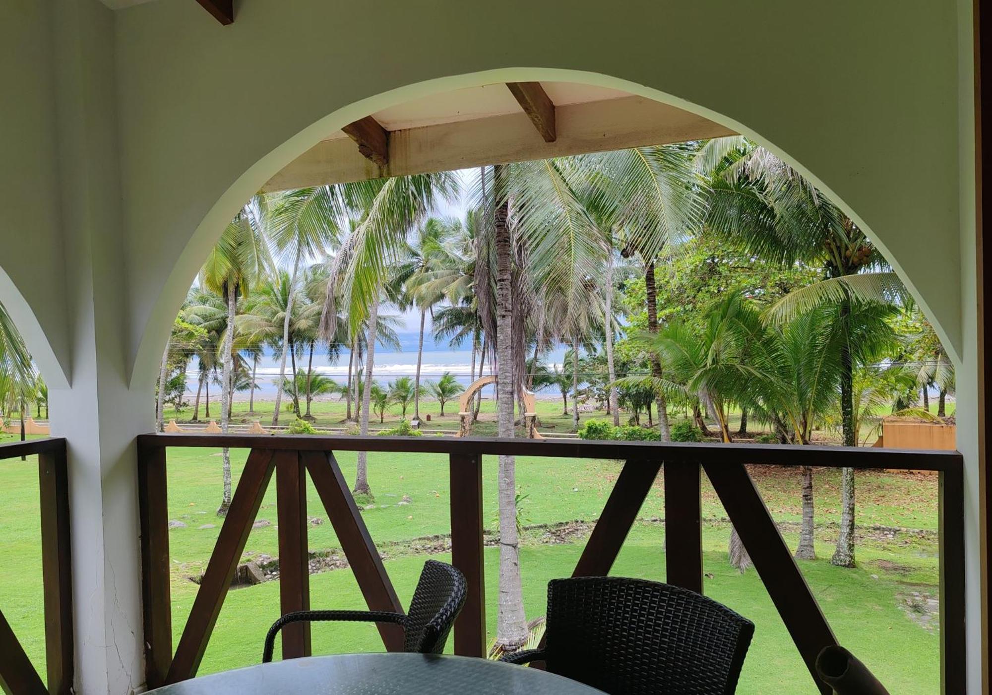 Marenaz Oceanfront Resort Эстерильос-Эсте Экстерьер фото