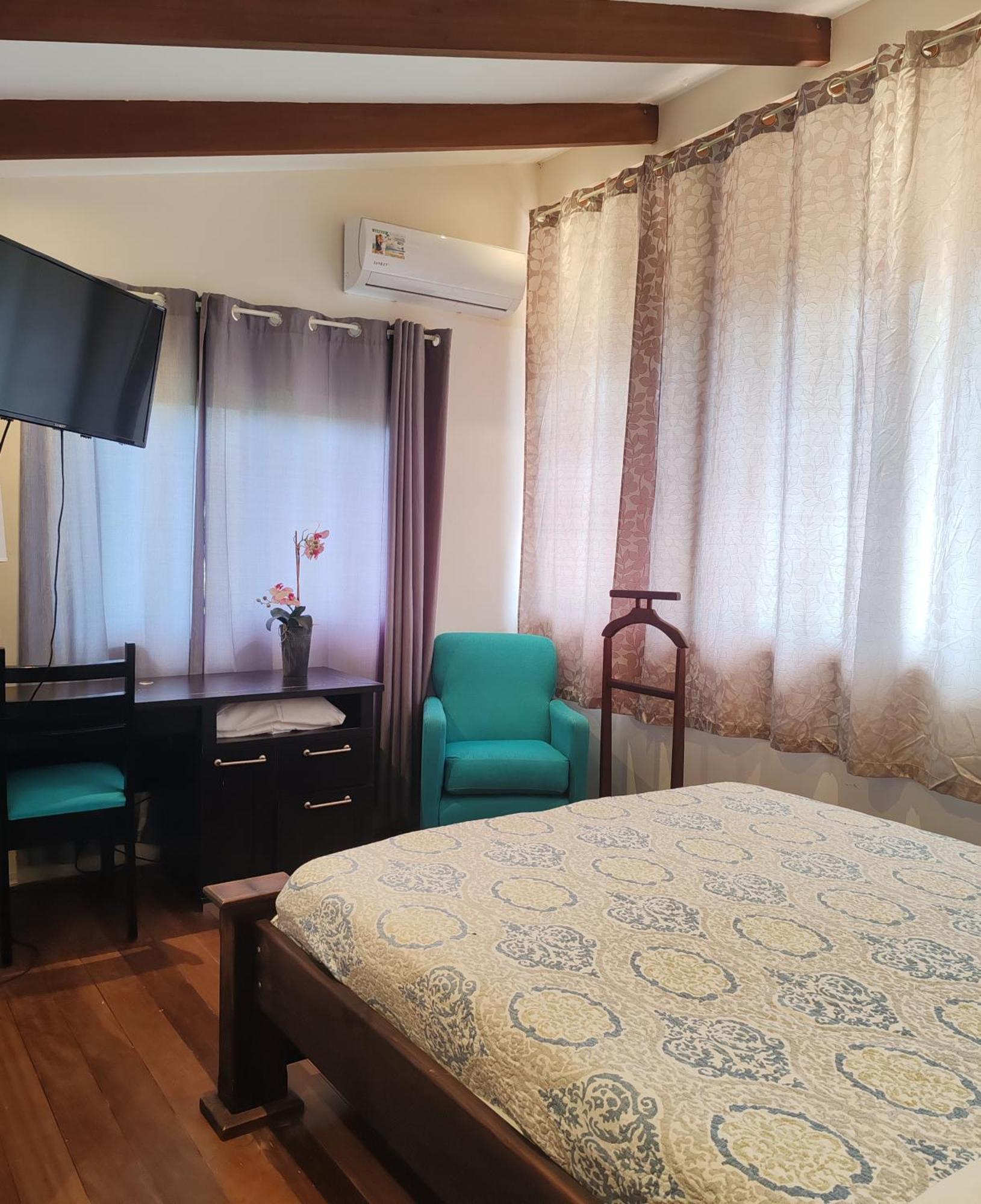 Marenaz Oceanfront Resort Эстерильос-Эсте Экстерьер фото