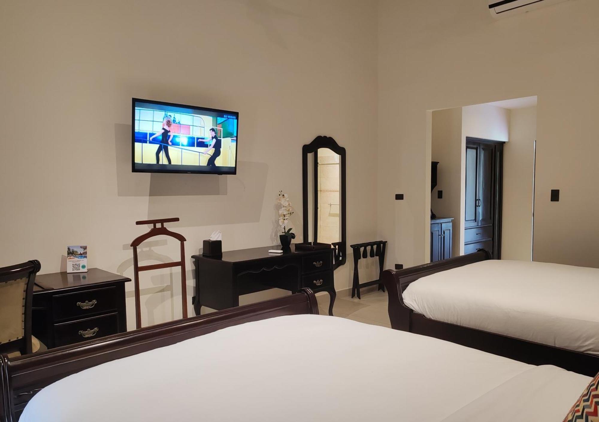 Marenaz Oceanfront Resort Эстерильос-Эсте Экстерьер фото