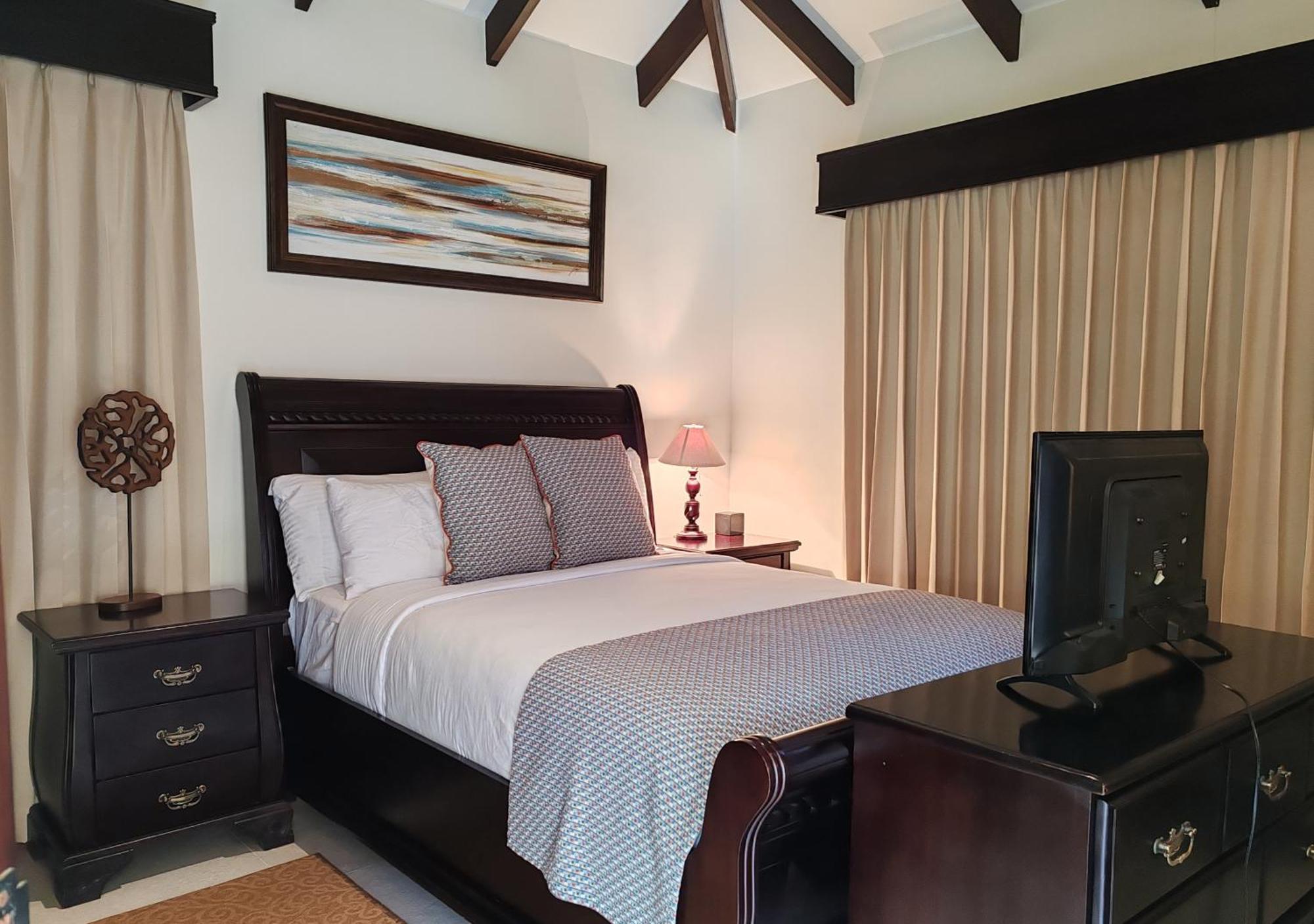 Marenaz Oceanfront Resort Эстерильос-Эсте Экстерьер фото